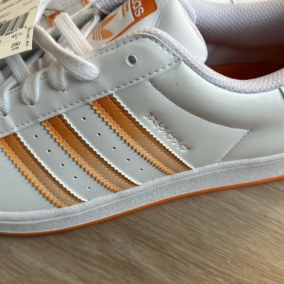 Adidas Superstar Mens 11 Casual Retro Shoe White Orange Sneaker Trainer NWOB - Picture 3 of 9